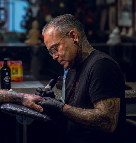 lokale lijnen eric tattoo artiest