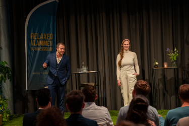 John en Jeanet - podium relaxed vlammen business club