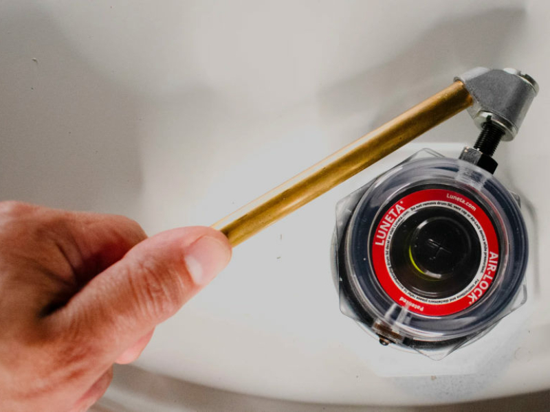 Air-Lock® is a patented pressure device Air-Lock® is a patented pressure device