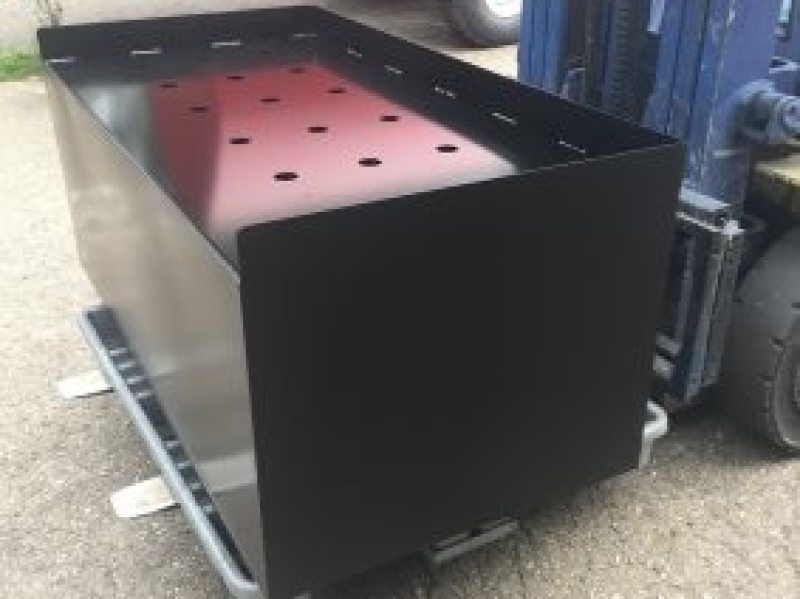 Metal bund Lustor