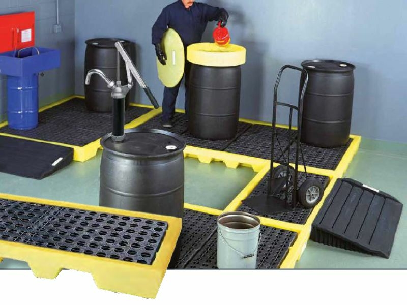 Spill decks and pallets