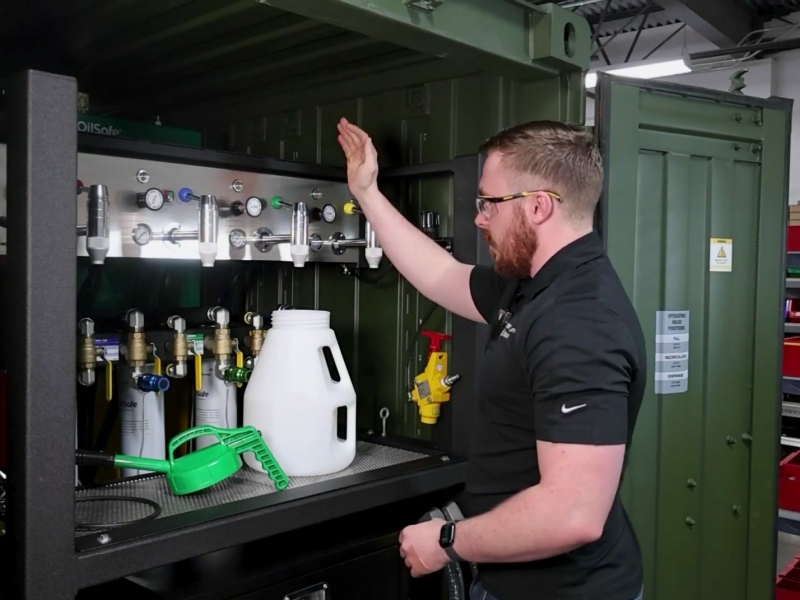 QuadCon bulk fluid storage and dispensing QuadCon bulk fluid storage and dispensing