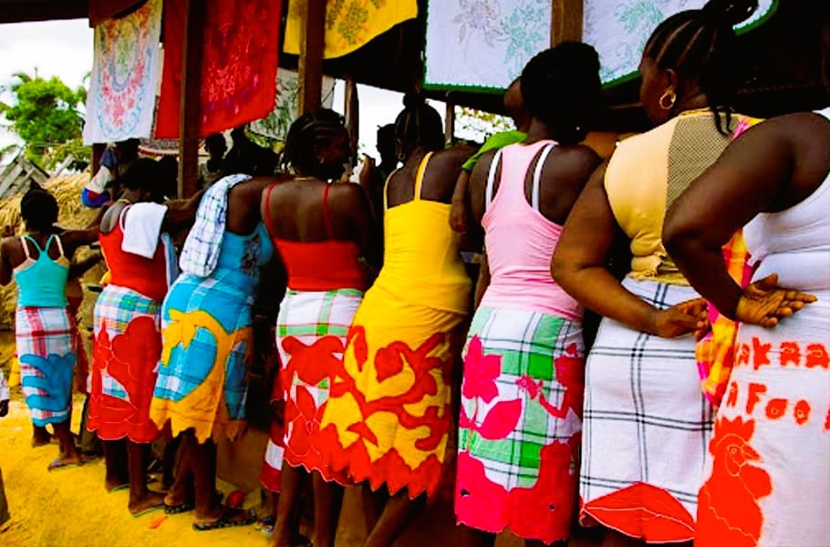 Traditionele Surinaamse pangi, doek met kleur en patroon voor verschillende gelegenheden
