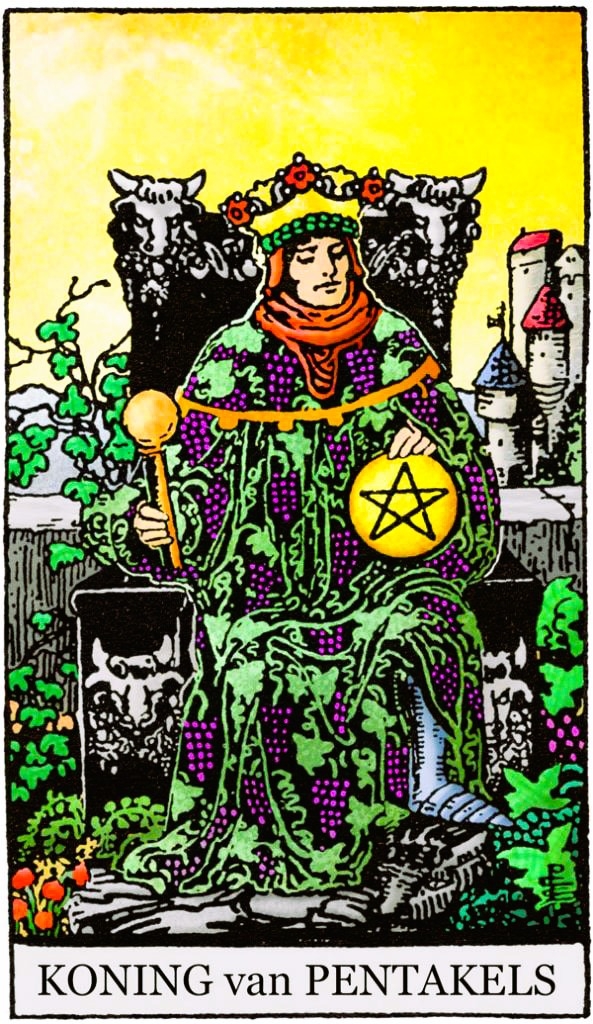 Koning van Pentakels Rider Waite tarot troon met stieren druiven gewaad kasteel