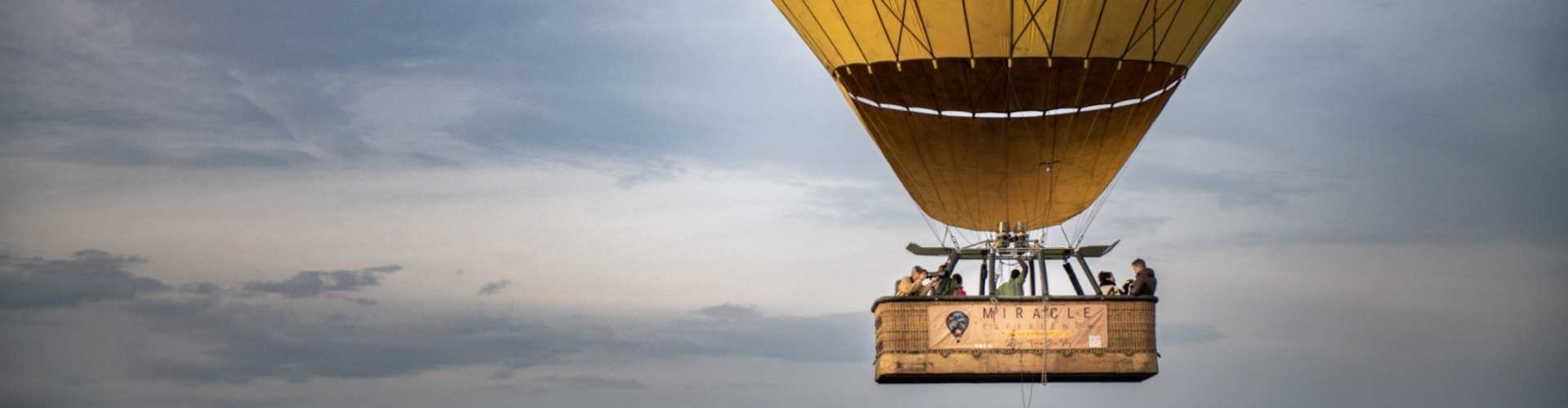 Hot air balloon flight Serengeti Tanzania