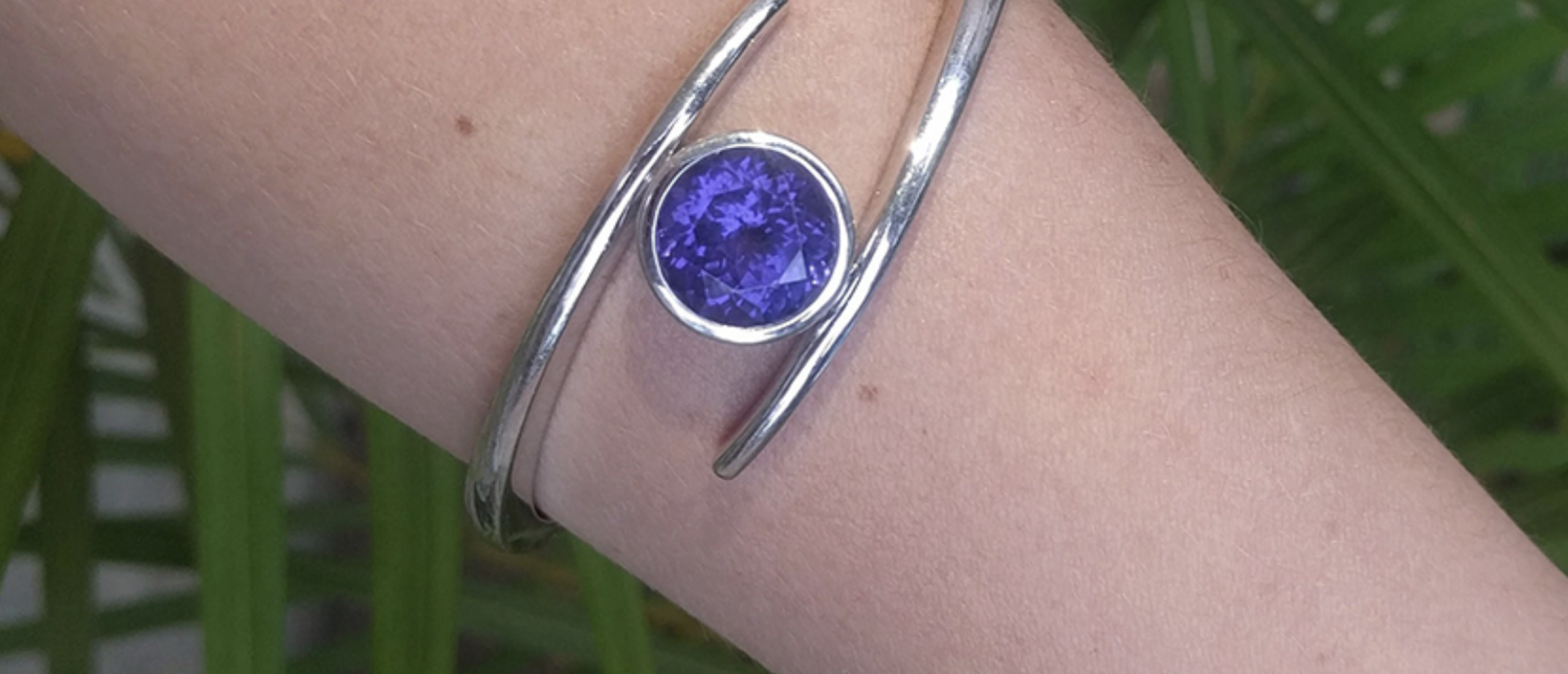La tanzanite: la pierre précieuse la plus rare au monde - et elle vient de votre destination de voyage