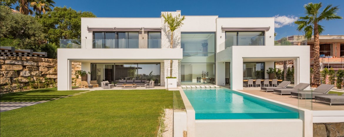 La Alqueria, New Contemporary Design Villa with Spectacular Panoramic Views