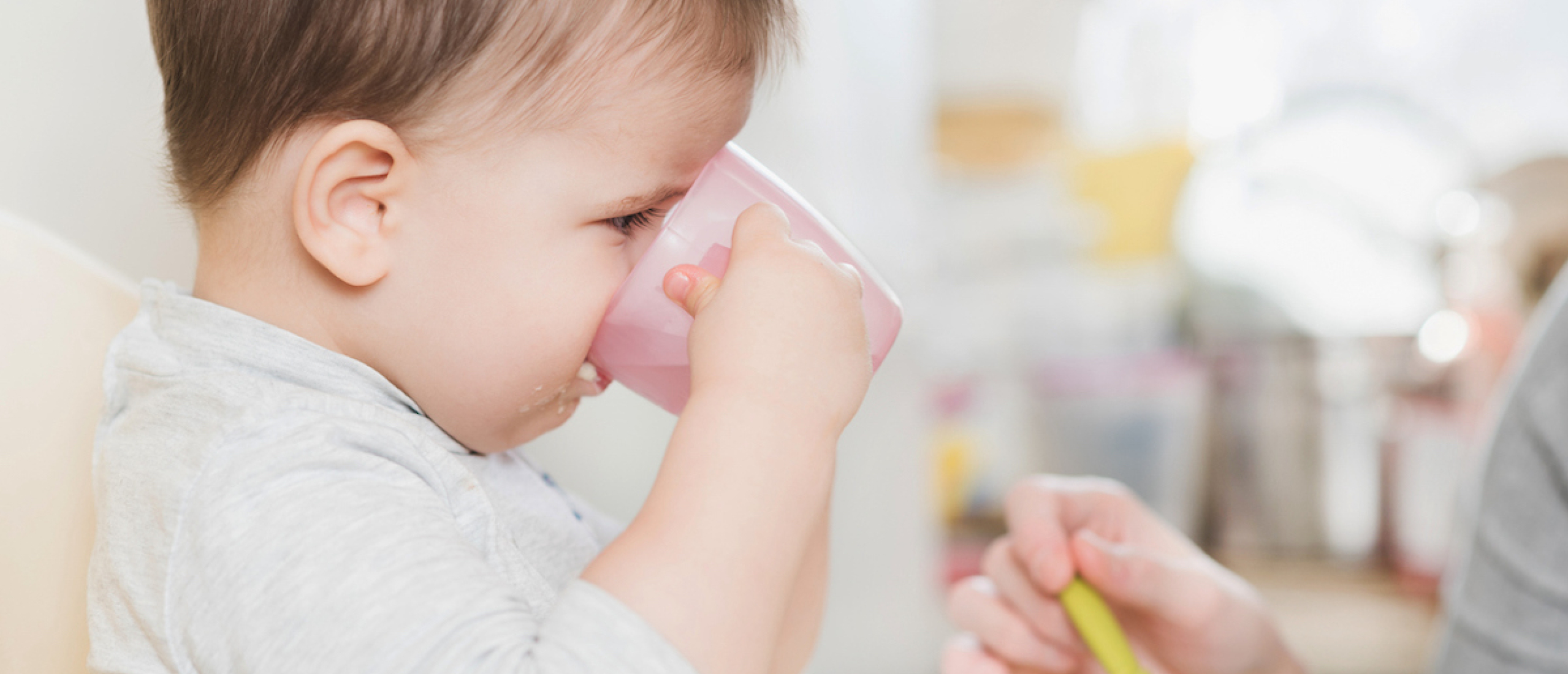 Hoeveel water moet een baby drinken?