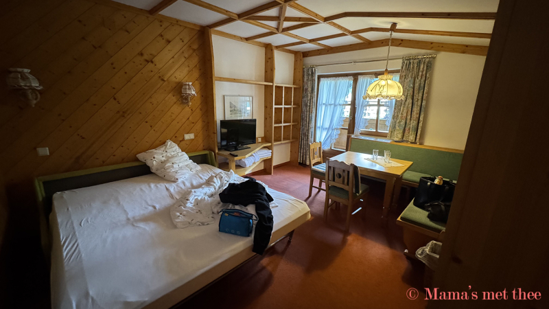 Woonkamer met 2 persoonsslaapbank in Gasthof Zur Muhle