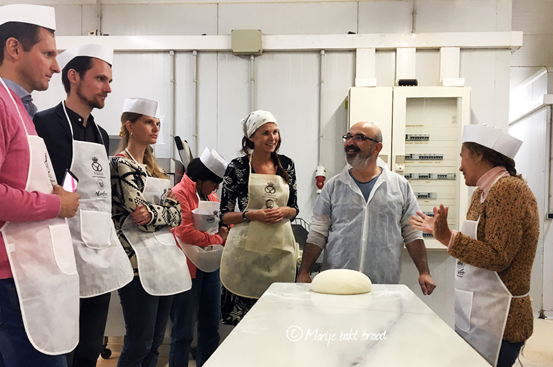 Brood museum in Spanje deeg maken - Marije Bakt Brood