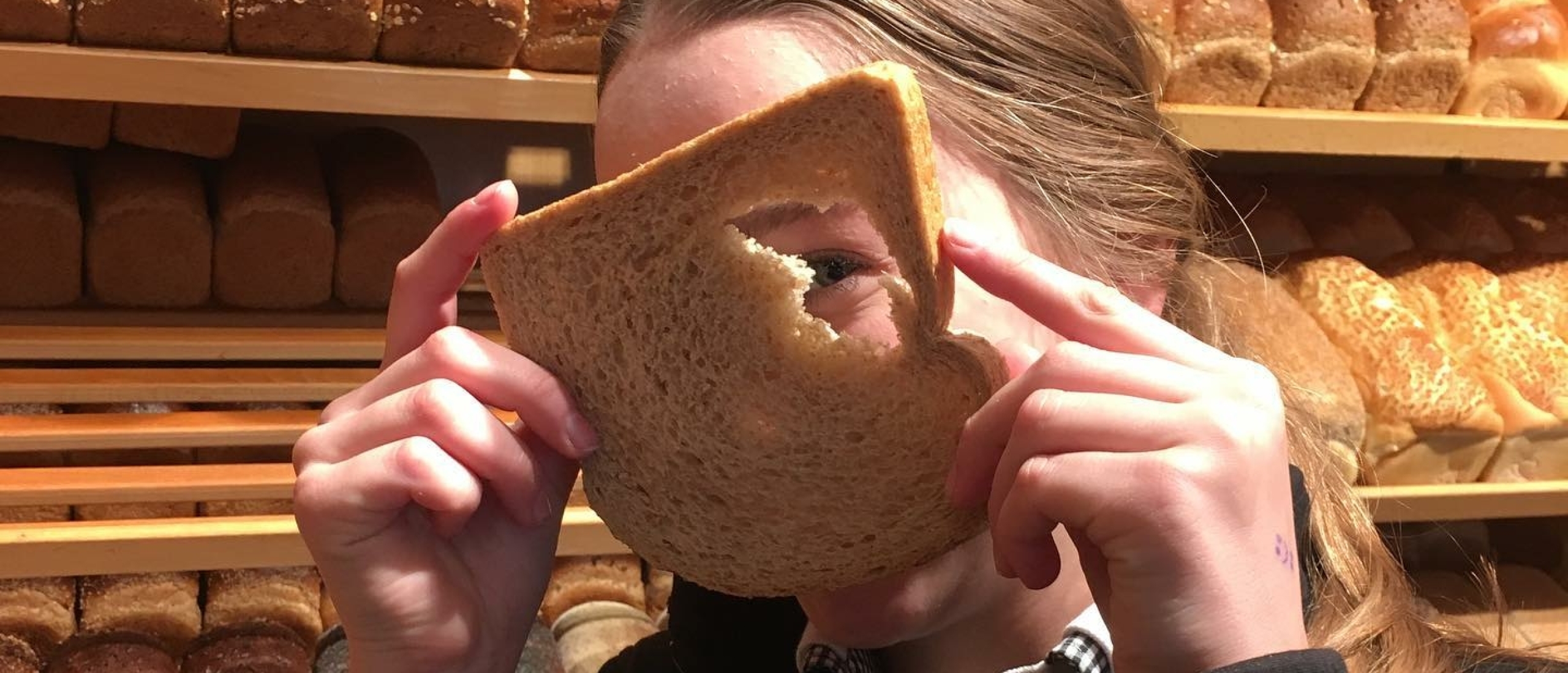 Plofbrood vs zelfgebakkenbrood: ontdek het verschil