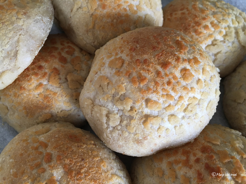 Zelf brood bakken: Marije bakt tijgerbolletjes witte broodjes met rijstmeel