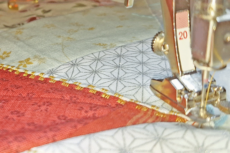 Siersteek naaimachine met metallic garen - Marlies de Vries Quiltinspiratie
