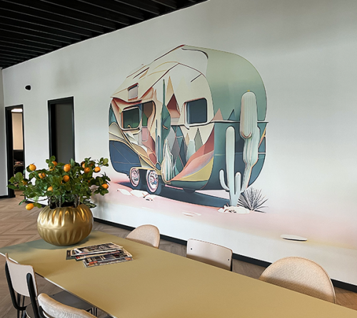 Wallprint caravan design op kantoor muur