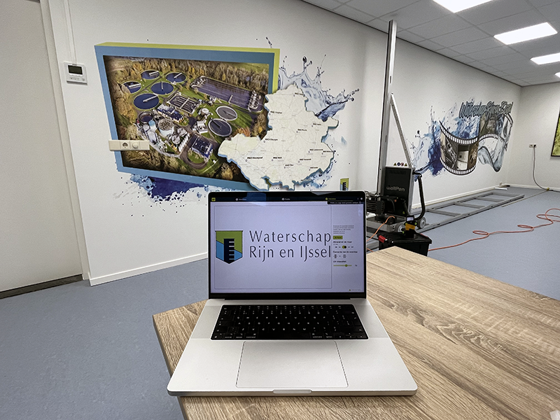 Wandvisual met uitleg over waterbeheer in waterzuivering Etten