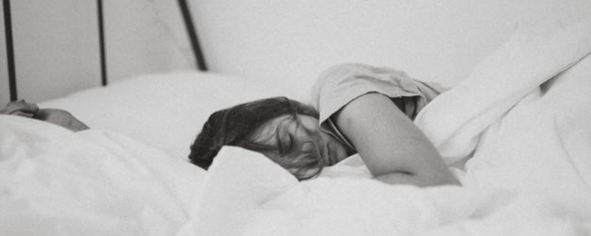 Waarom rust tijdens jouw menstruatie zo goed werkt