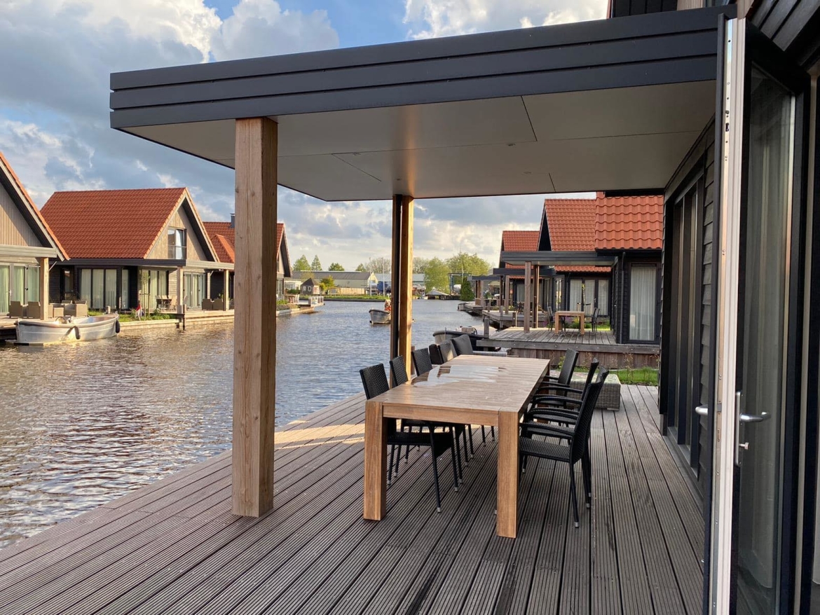 Villa Tjalk+, Waterstaete 60, MijnVakantiehuisJouwVakantiehuis.nl