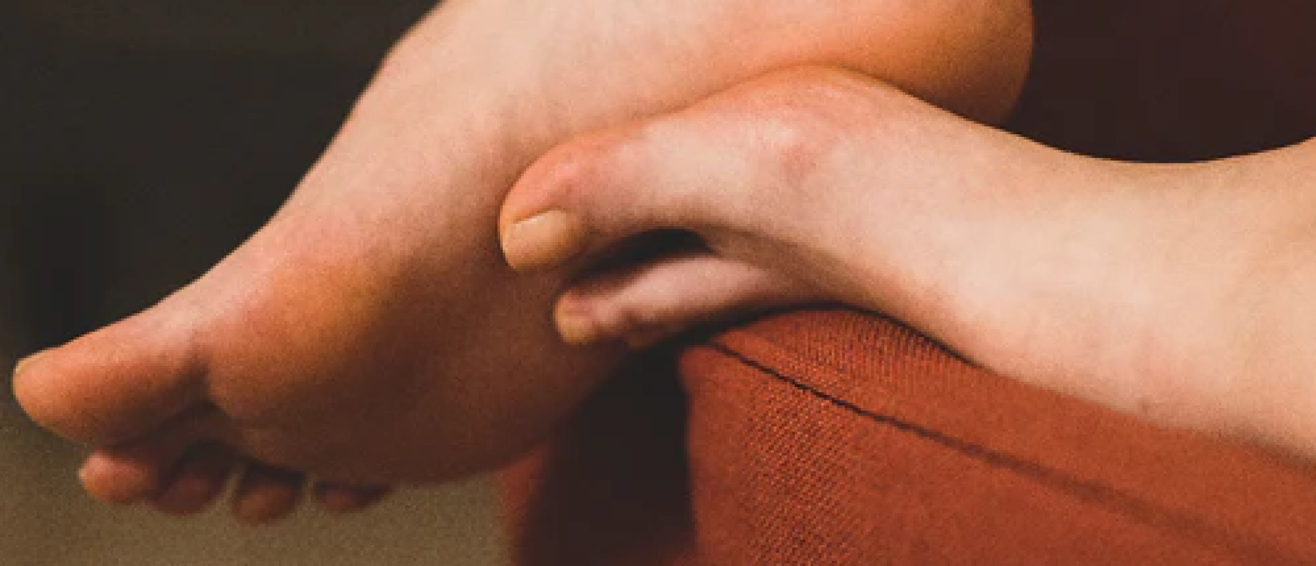 4 redenen waarom elke avond je voeten (laten) masseren een goed idee is.
