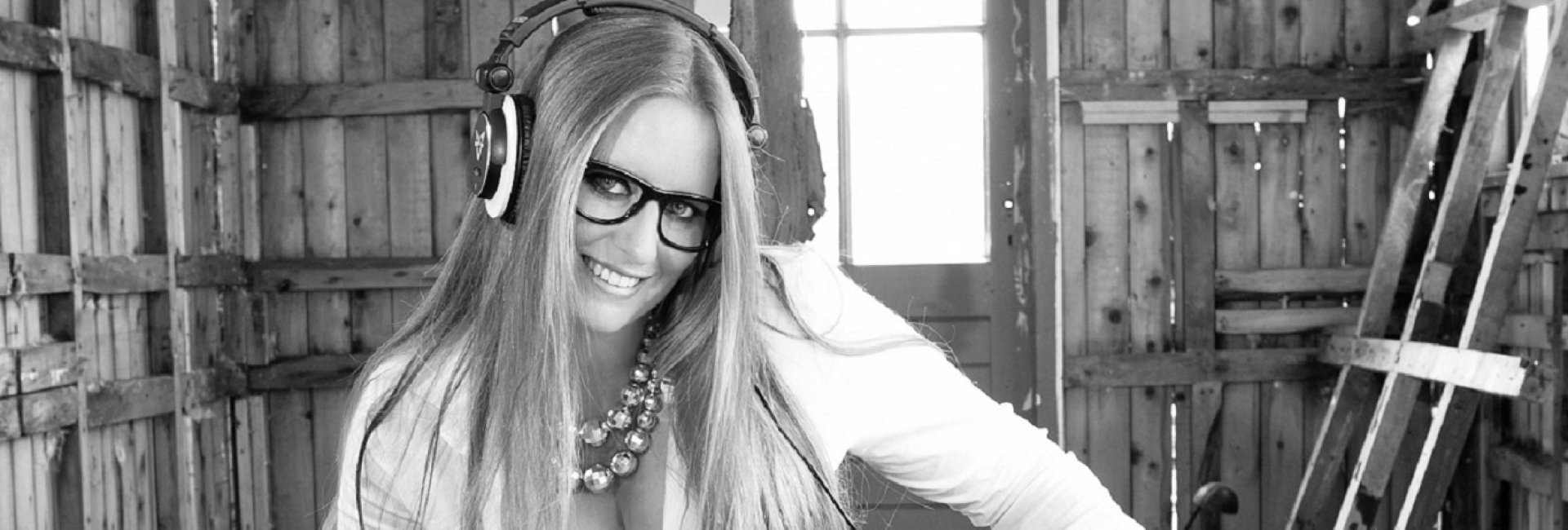 DJ Merilyn boeken voor evenementen banner 2 DJ Merilyn boeken voor evenementen banner 2