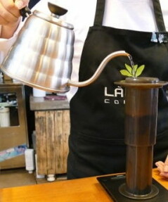 Faire du café filtre avec un AeroPress