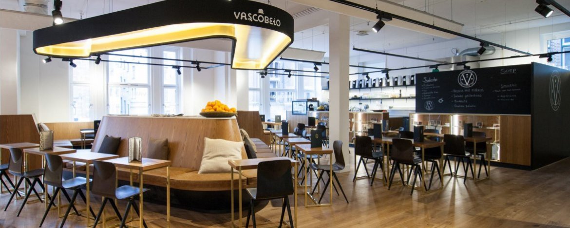 Vascobelo V-Bar: koffiebar is de Scheltema boekhandel op het Rokin