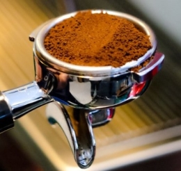 maalgraad instellen koffiemolen filterdrager