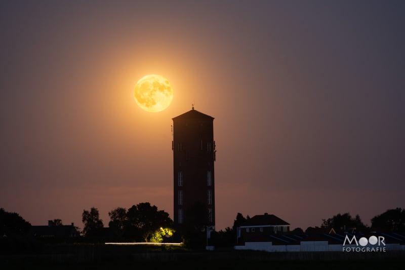 supermaan op de watertoren fotograferen