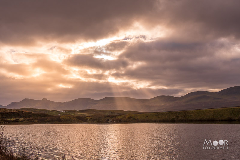 Woordloze Woensdag Magisch Licht op Loch Mealt Skye
