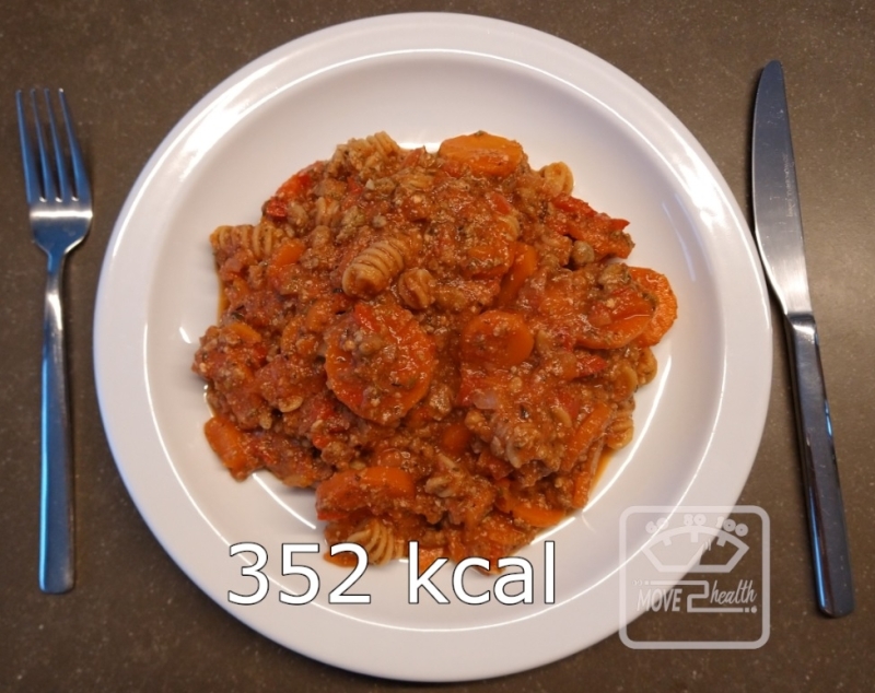 Vegetarische tomatensaus met ricotta en kikkererwtenpasta gezond en caloriearm 352 kcal voedingswaarde