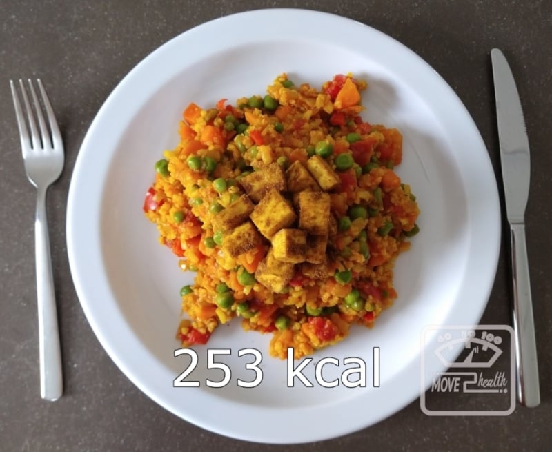Vegetarische wokschotel met piktante tofu blokjes gezond en caloriearm recept 253 kcal