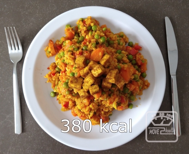 Vegetarische wokschotel met piktante tofu blokjes gezond en caloriearm recept 380 kcal
