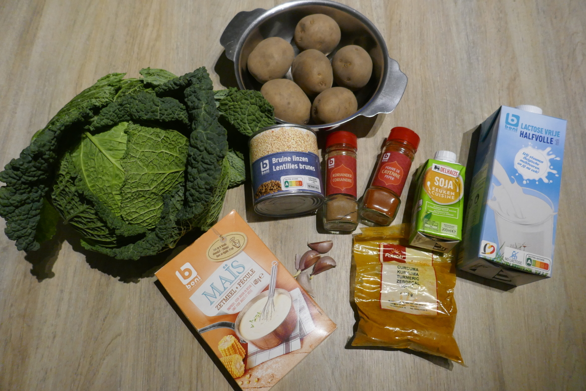 Ingrediënten ovenschotel met aardappelen, savooikool en linzen