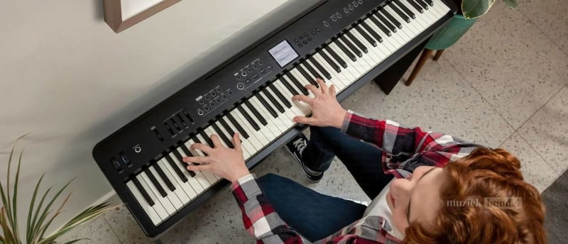 Ontdek de belangrijkste kenmerken van de Roland FP-E50, zoals de SuperNATURAL Piano Engine, ZEN-Core Sound Engine, vocale effecten, en Bluetooth-connectiviteit.