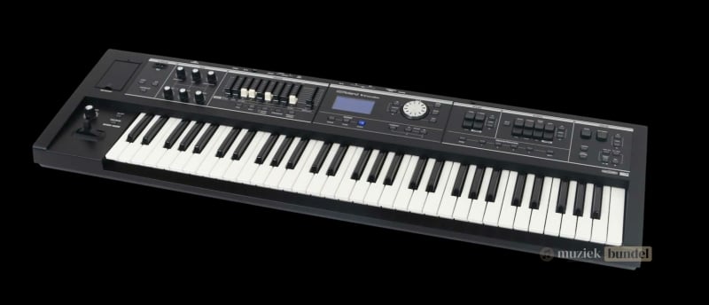 Samenvatting van de Roland V-Combo VR-09-B: ontdek de sterke en zwakke punten van dit veelzijdige keyboard voor live-optredens en studio-gebruik.