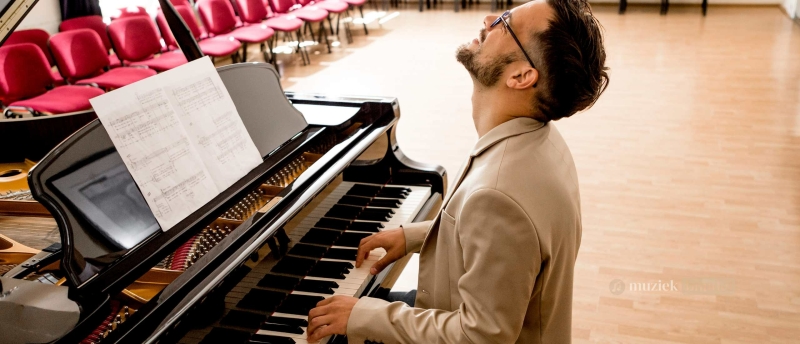 De piano, emotie en uitlaatklep | Muziekbundel.nl De piano, emotie en uitlaatklep | Muziekbundel.nl