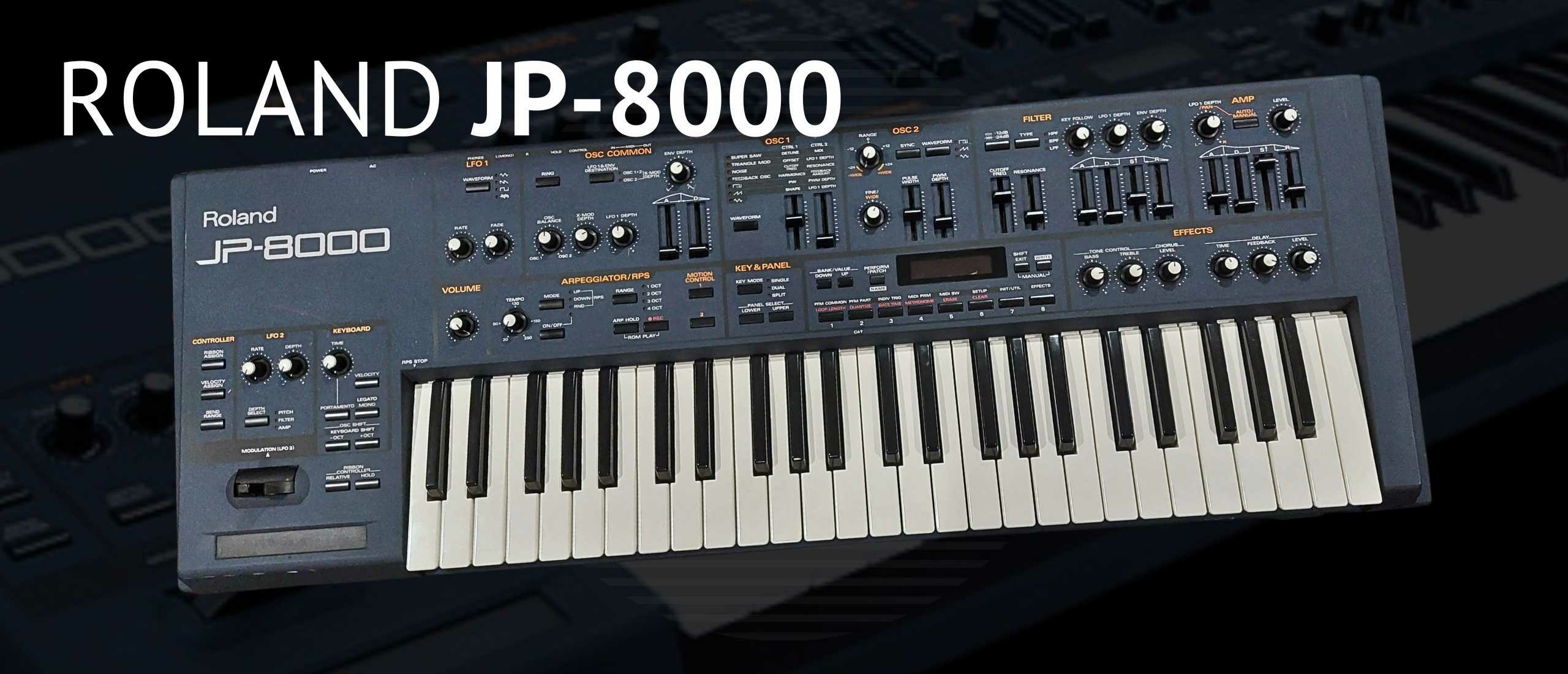 De Roland JP-8000 is een iconische synthesizer die analoog en digitaal combineert