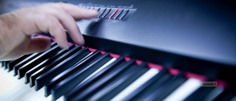 Een digitale piano met variabele toetsenindelingen, van 61 tot 88 toetsen, ontworpen om te voldoen aan de behoeften van zowel beginners als gevorderde pianisten.