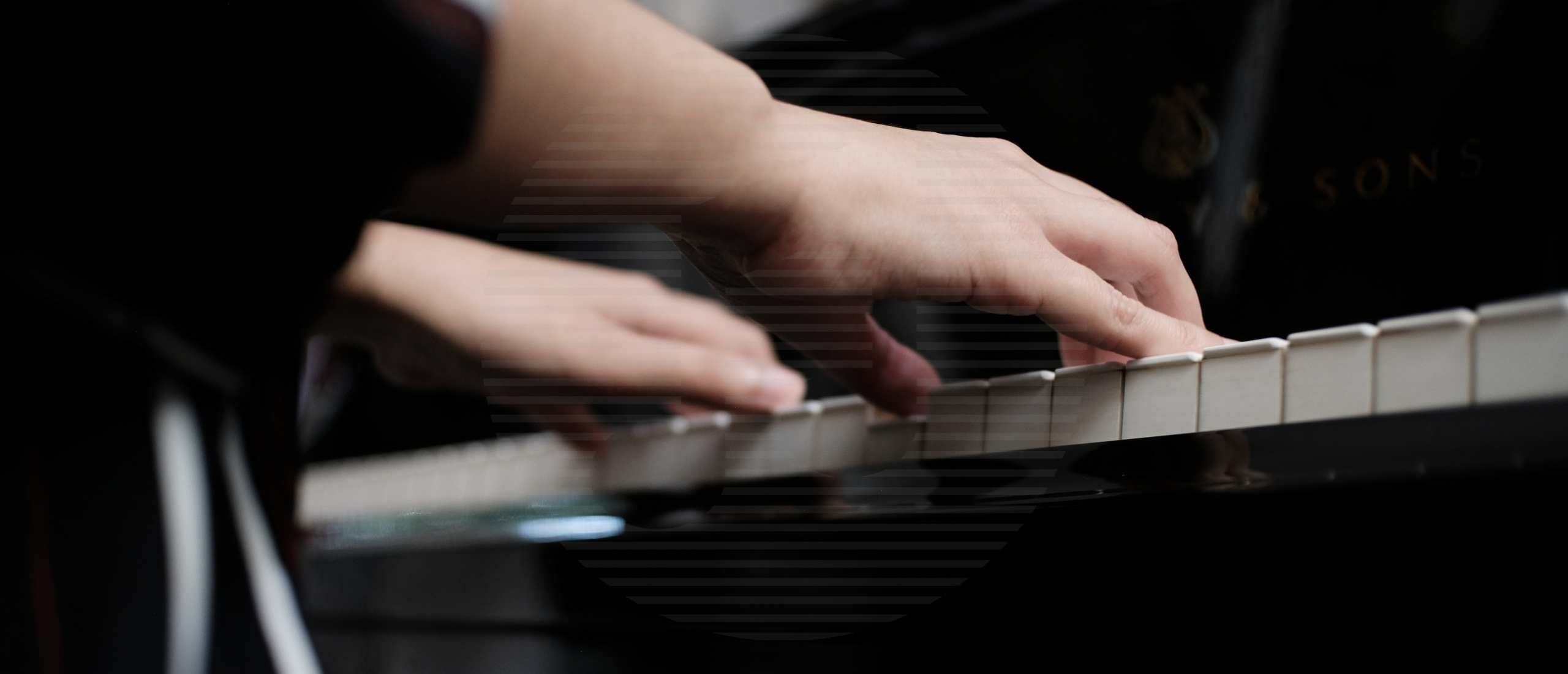 Hoe moeilijk is piano leren spelen?