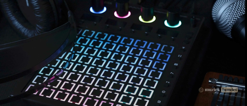 De Beetlecrab Tempera Synthesizer is ontworpen voor live performances, met hands-on bediening, krachtige connectiviteitsopties en intuïtieve functies.