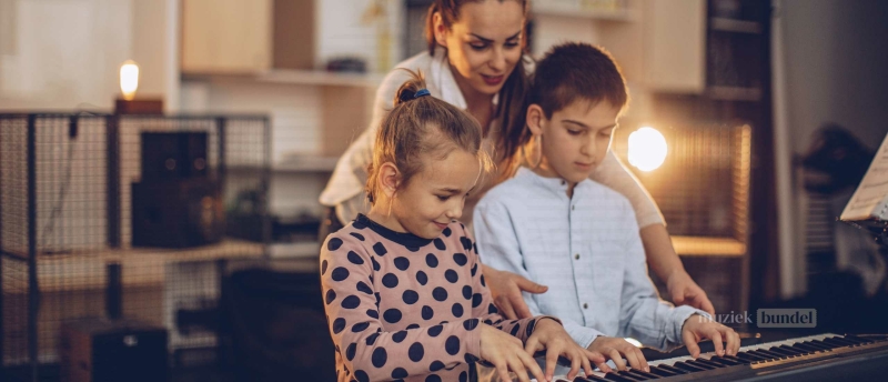 De Yamaha PSR-E283, een kindvriendelijk starterskeyboard met educatieve functies en 61 toetsen.