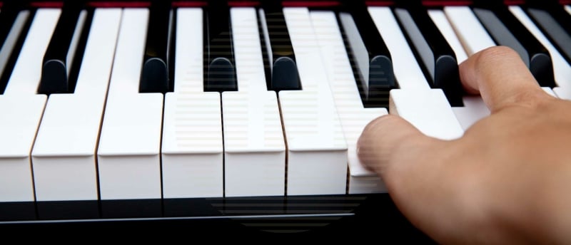 Juiste vingerzetting bij piano leren spelen