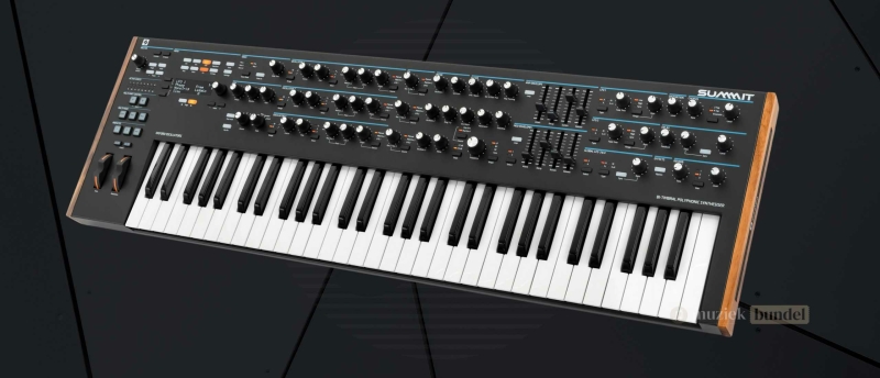 Novation Summit synthesizer met focus op toetsen en bedieningspaneel beschikbaar via Muziekbundel.nl.