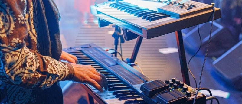 Verschil tussen een synthesizer en een workstation