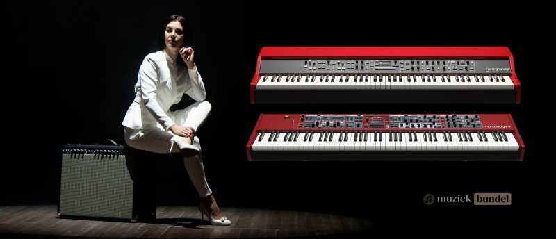 Wat artiesten zelf zeggen over de Nord Stage 4 en Nord Grand 2 Artiest op het podium met de Nord Grand 2 en Nord Stage 4