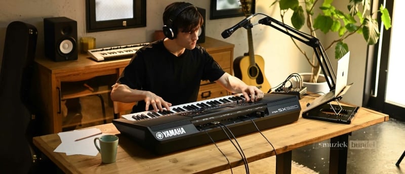 Gebruikerservaringen met de Yamaha PSR-SX920: lof voor geluidskwaliteit, gebruiksgemak, Bluetooth-functionaliteit en expressieve technologieën.