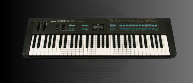 Yamaha DX27 Synthesizer