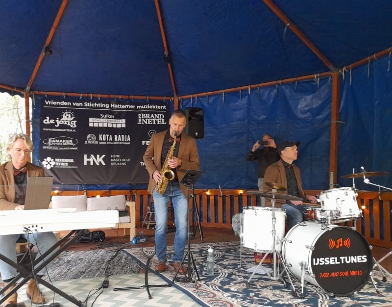 Muziektent Hattem stond op Molecaten Ruiterdag