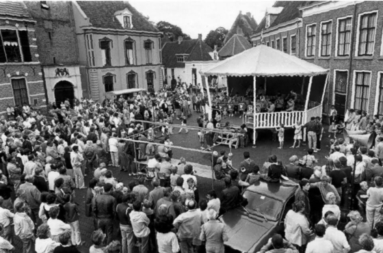 Nostalgische podiumwagen firma Spijkstaal.