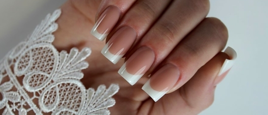 nail battle wedstrijden nagelstyliste french manicure nagels roze en wit