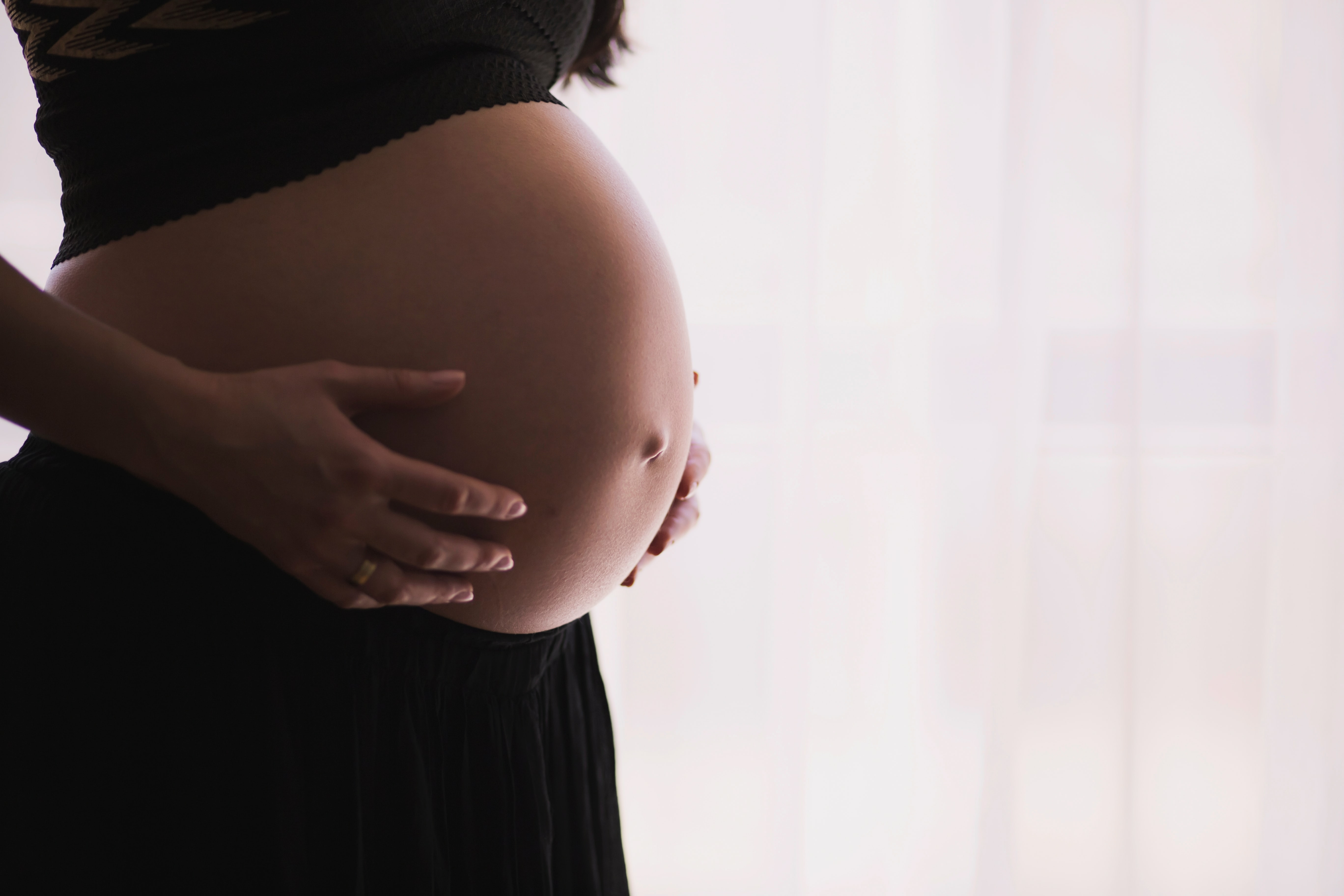 Haaruitval na zwangerschap: Wat is de oorzaak en wat kun je er tegen doen?